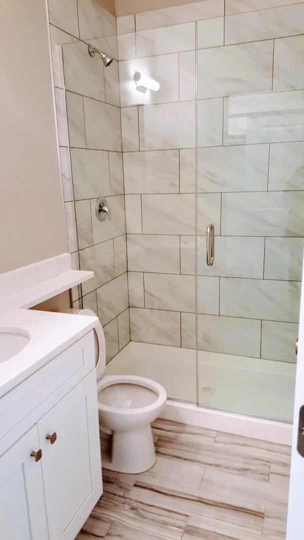 1409 W Diversey Parkway IL #307