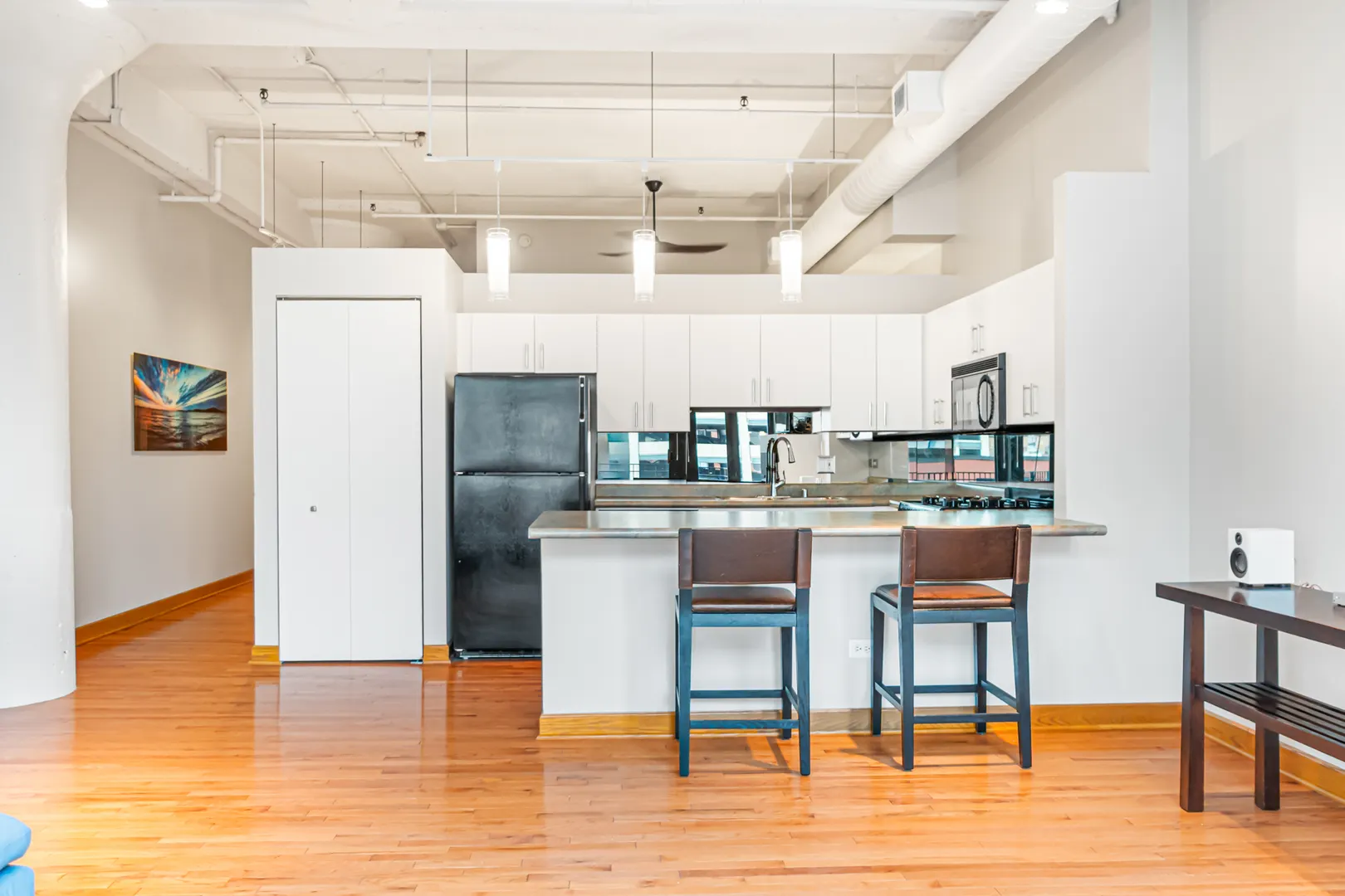 333 W HUBBARD Street IL #604