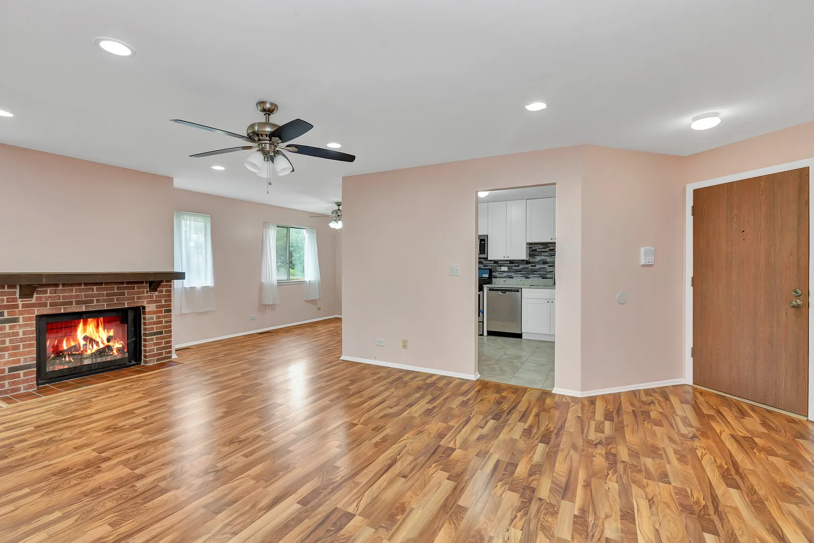603 Eastview Court IL #Z1