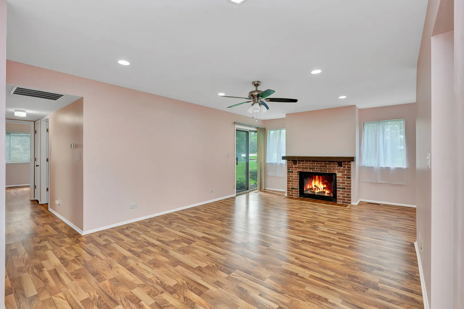 603 Eastview Court IL #Z1