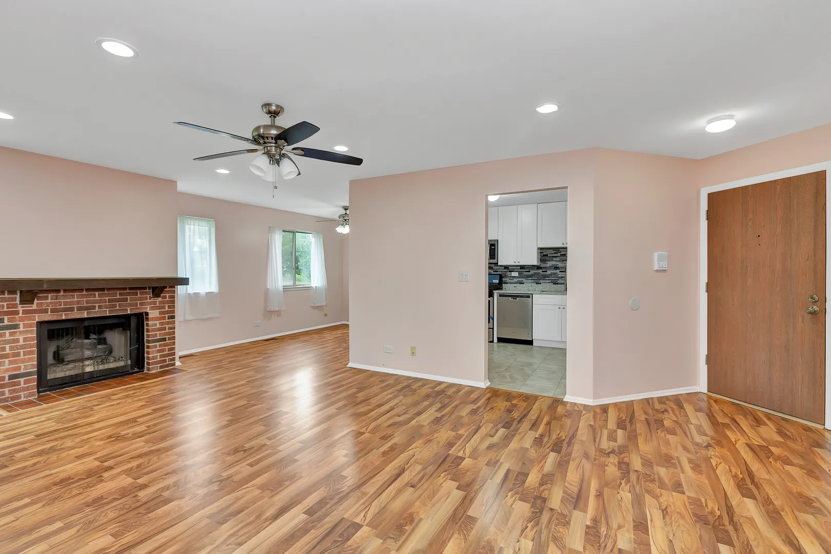603 Eastview Court IL #Z1