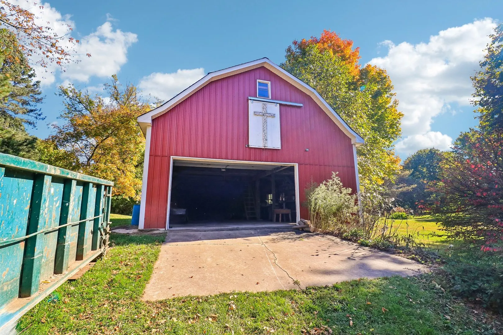 9516 N Clark Road IL