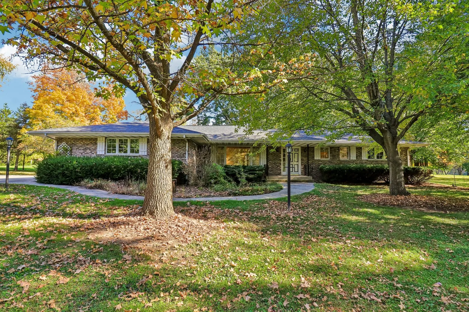 9516 N Clark Road IL