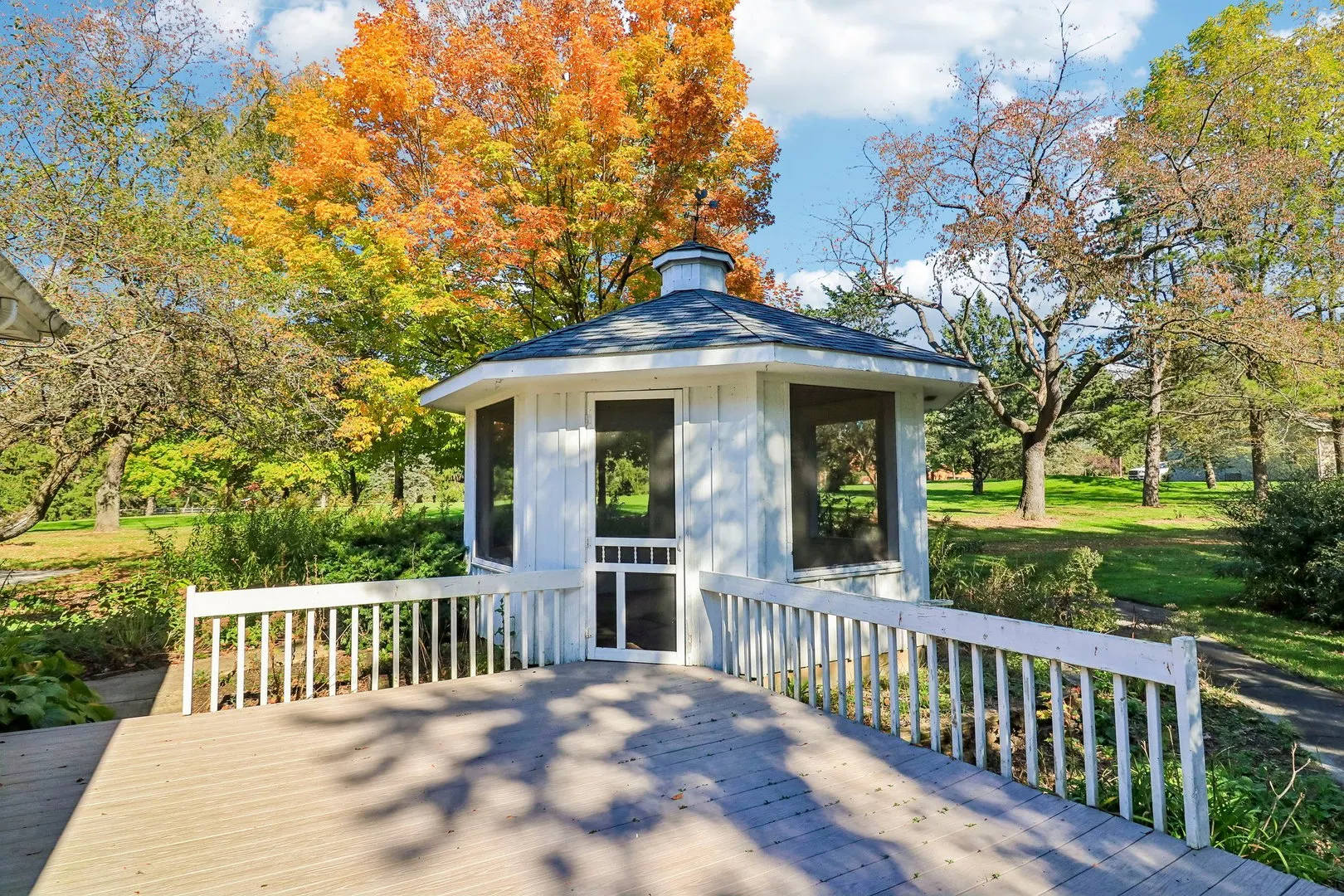 9516 N Clark Road IL