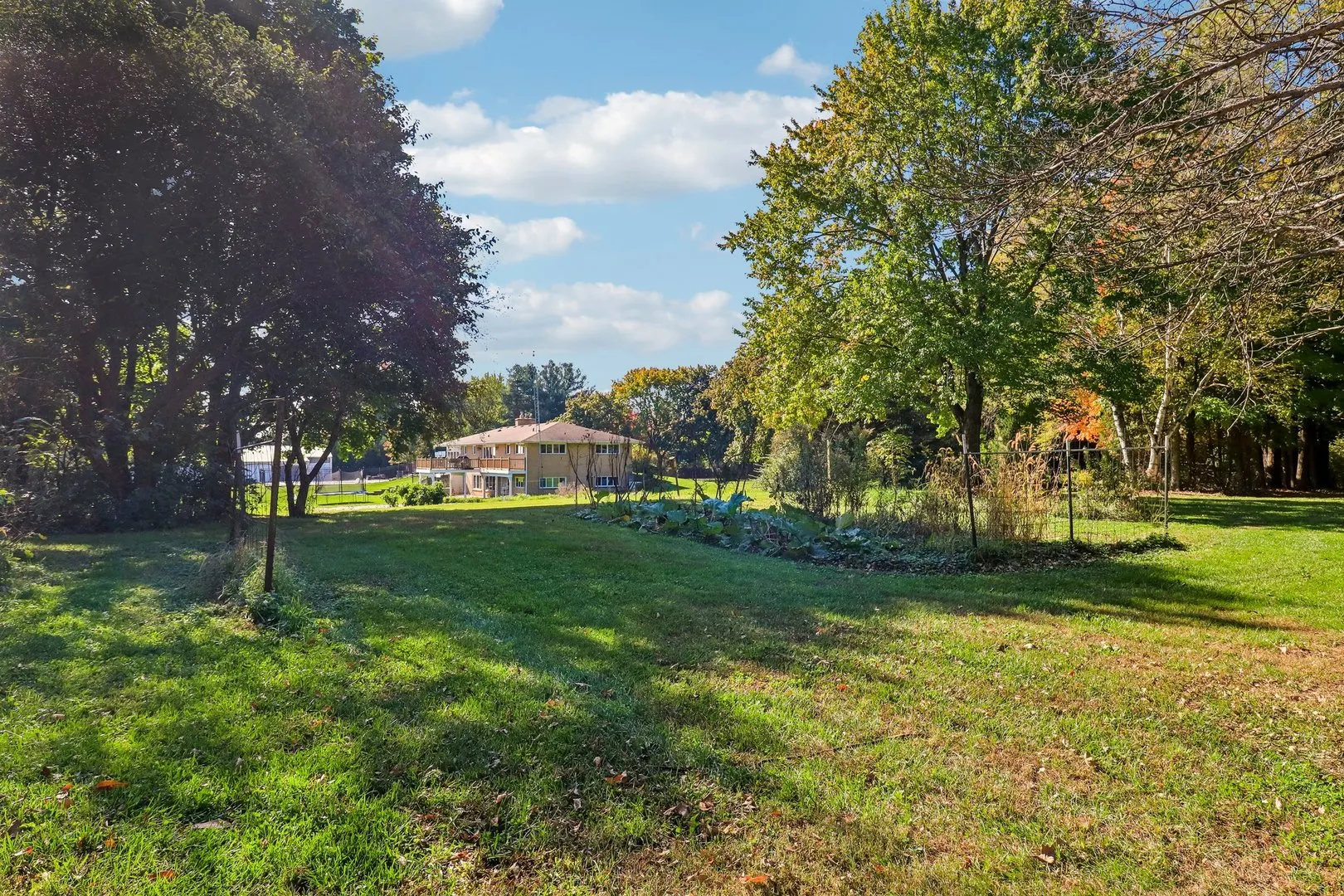 9516 N Clark Road IL