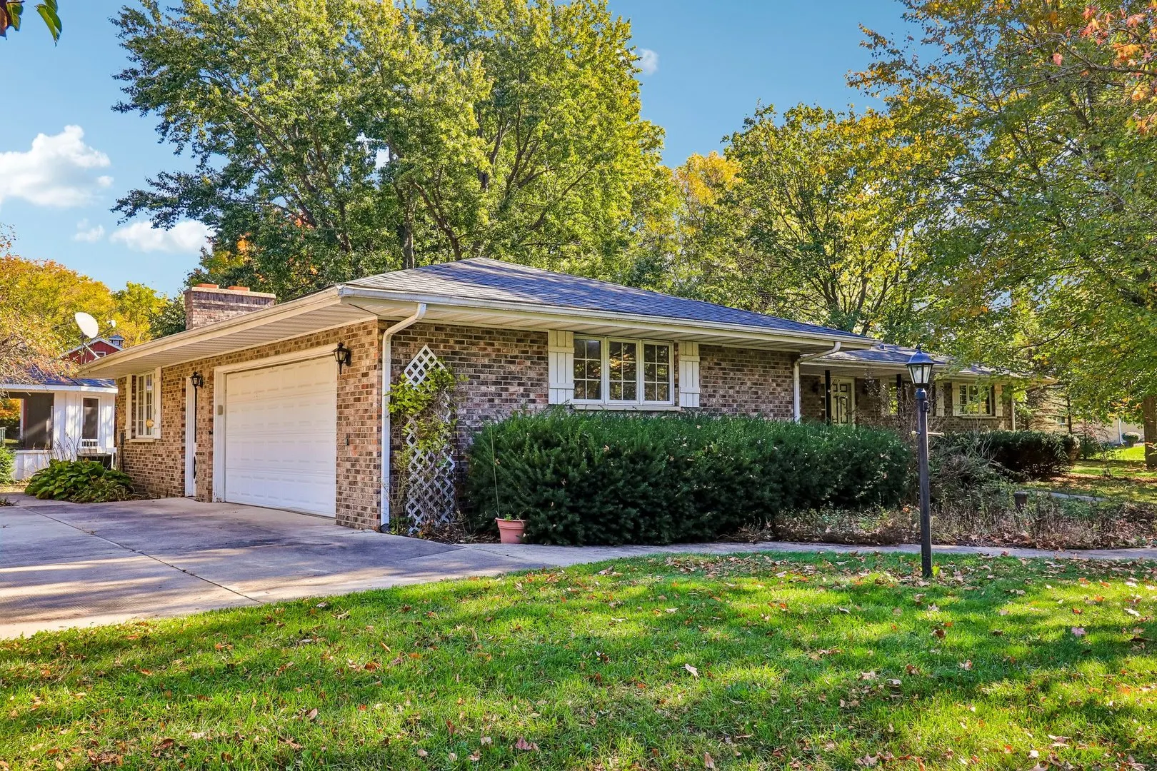 9516 N Clark Road IL