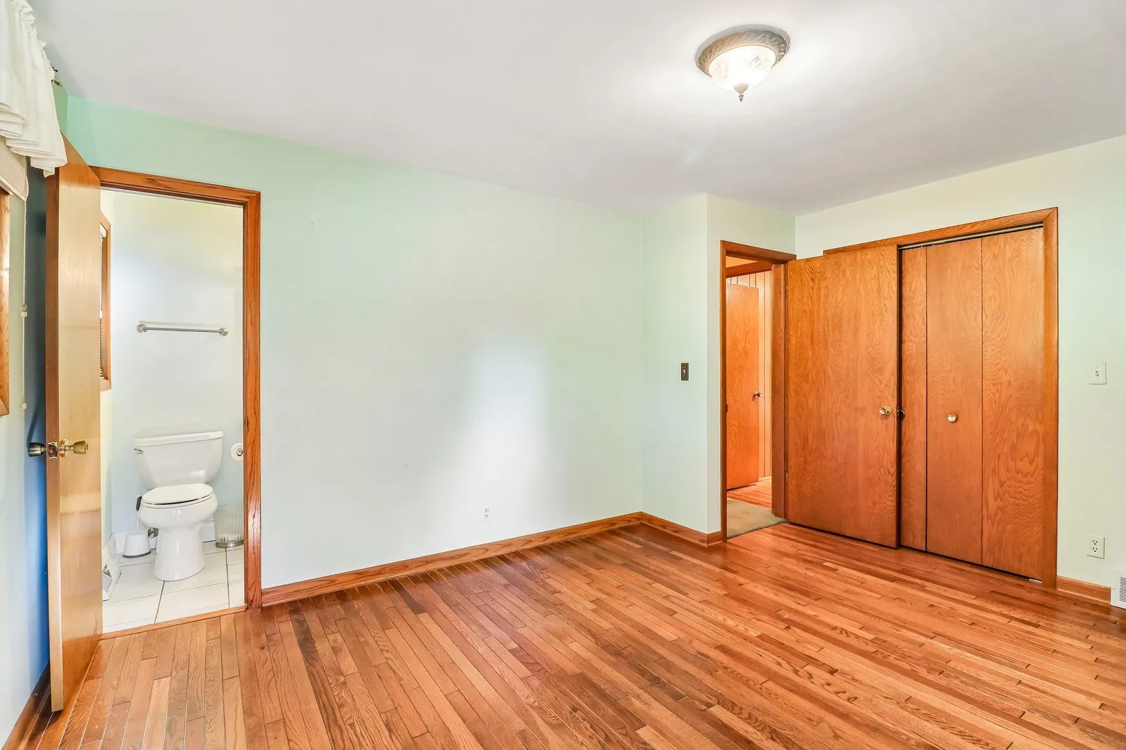 9516 N Clark Road IL
