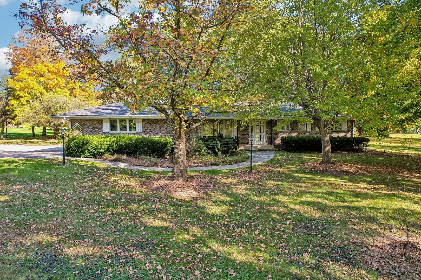 9516 N Clark Road IL