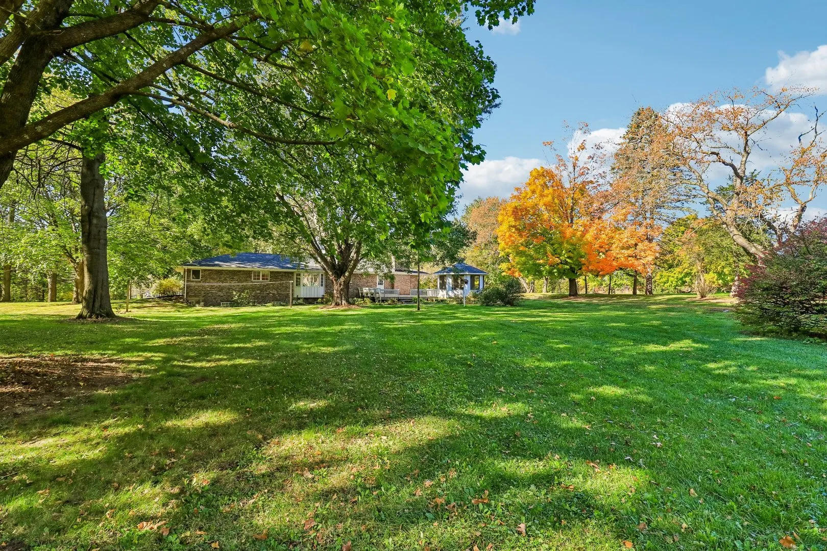 9516 N Clark Road IL