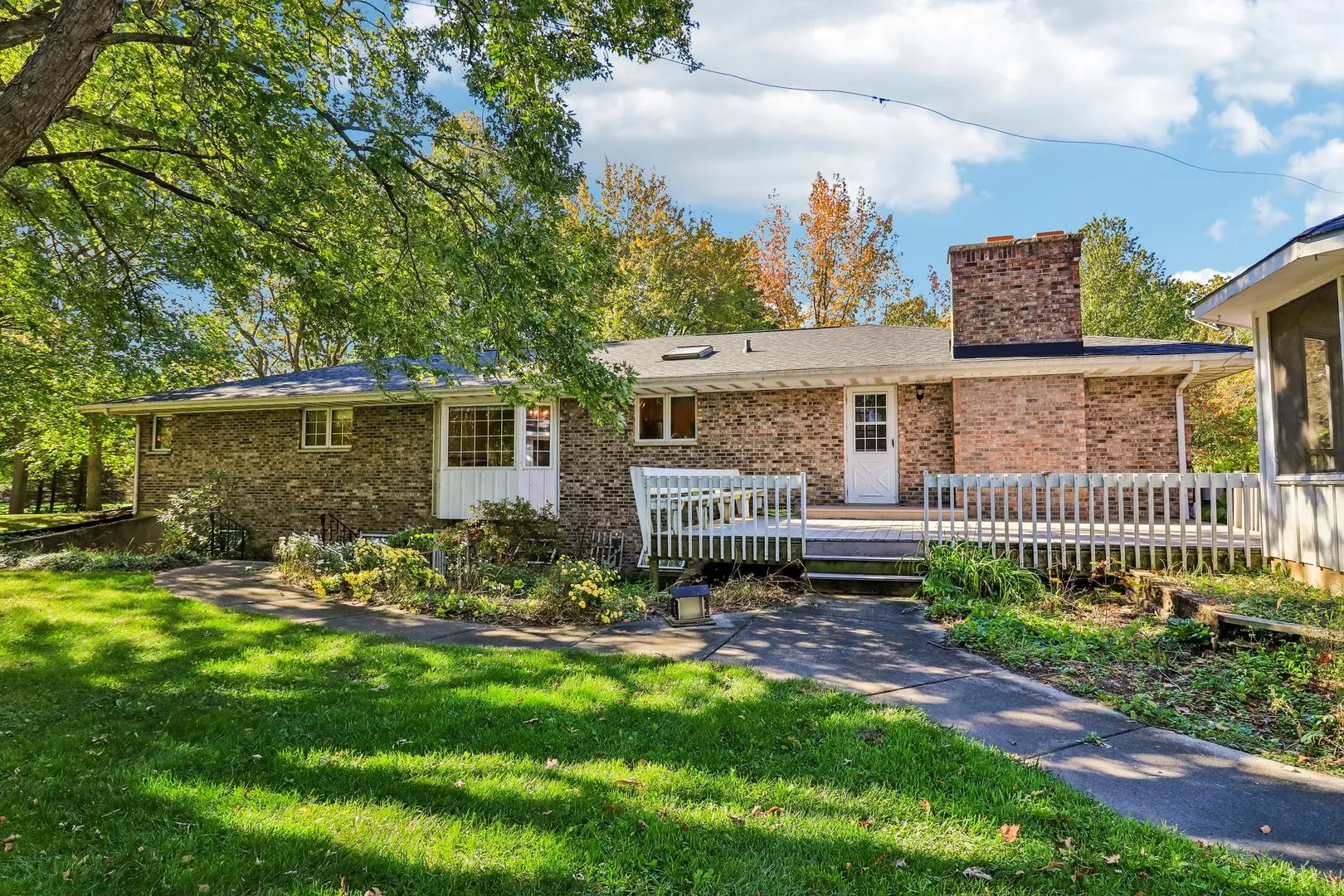 9516 N Clark Road IL