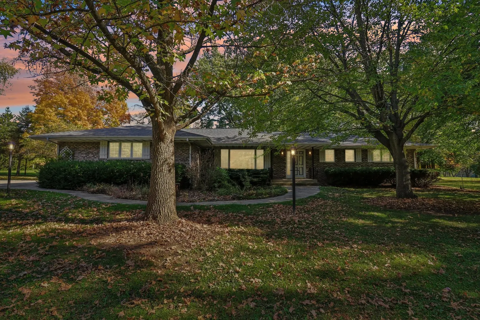 9516 N Clark Road IL