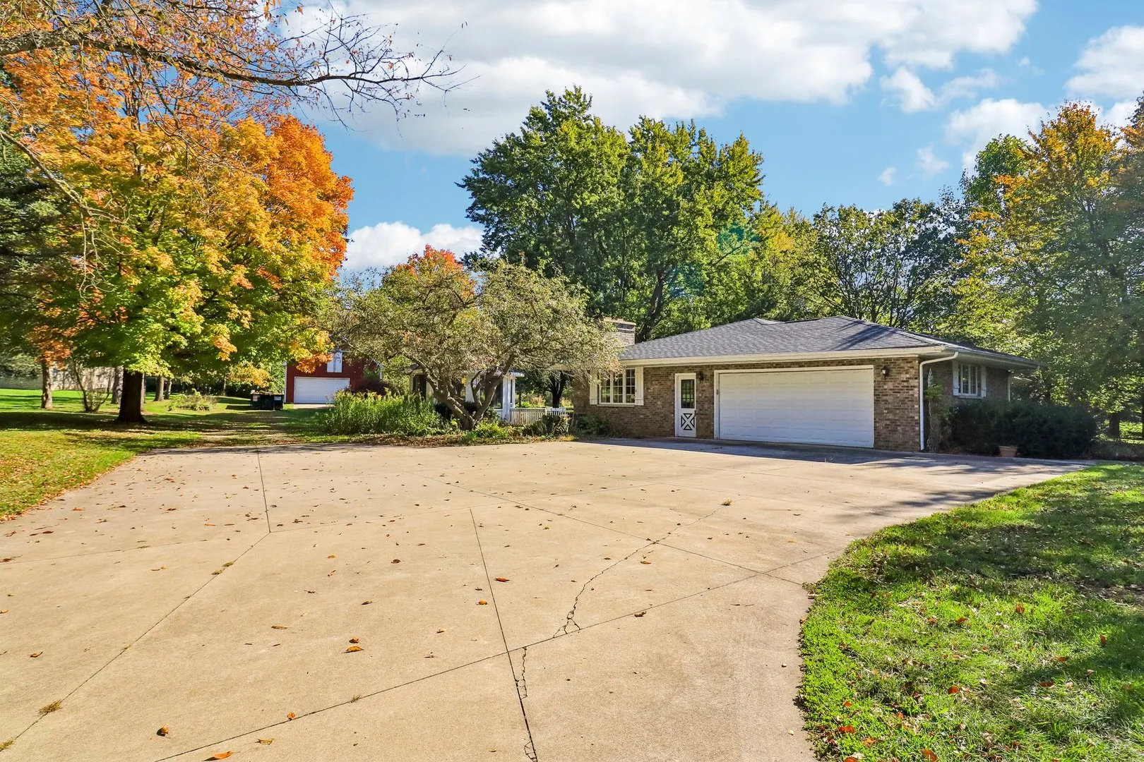 9516 N Clark Road IL