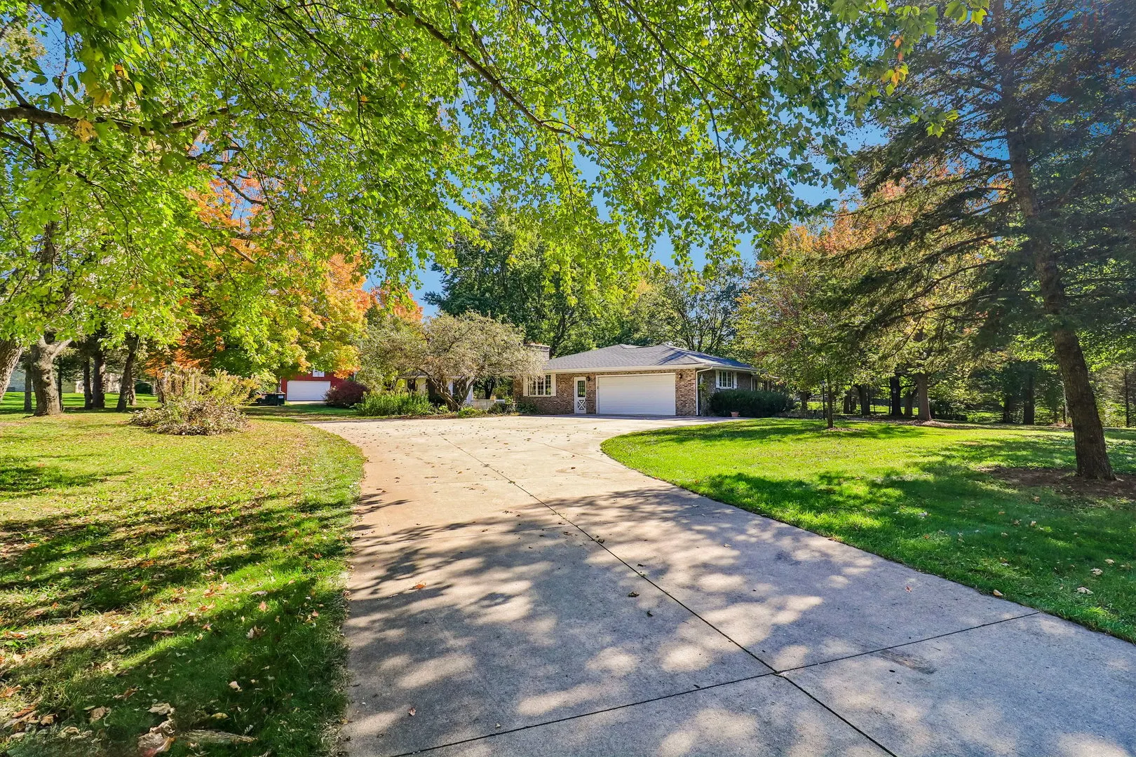 9516 N Clark Road IL