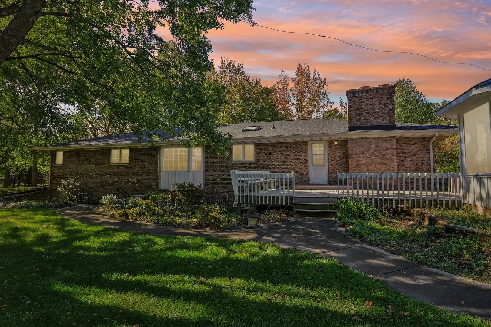9516 N Clark Road IL