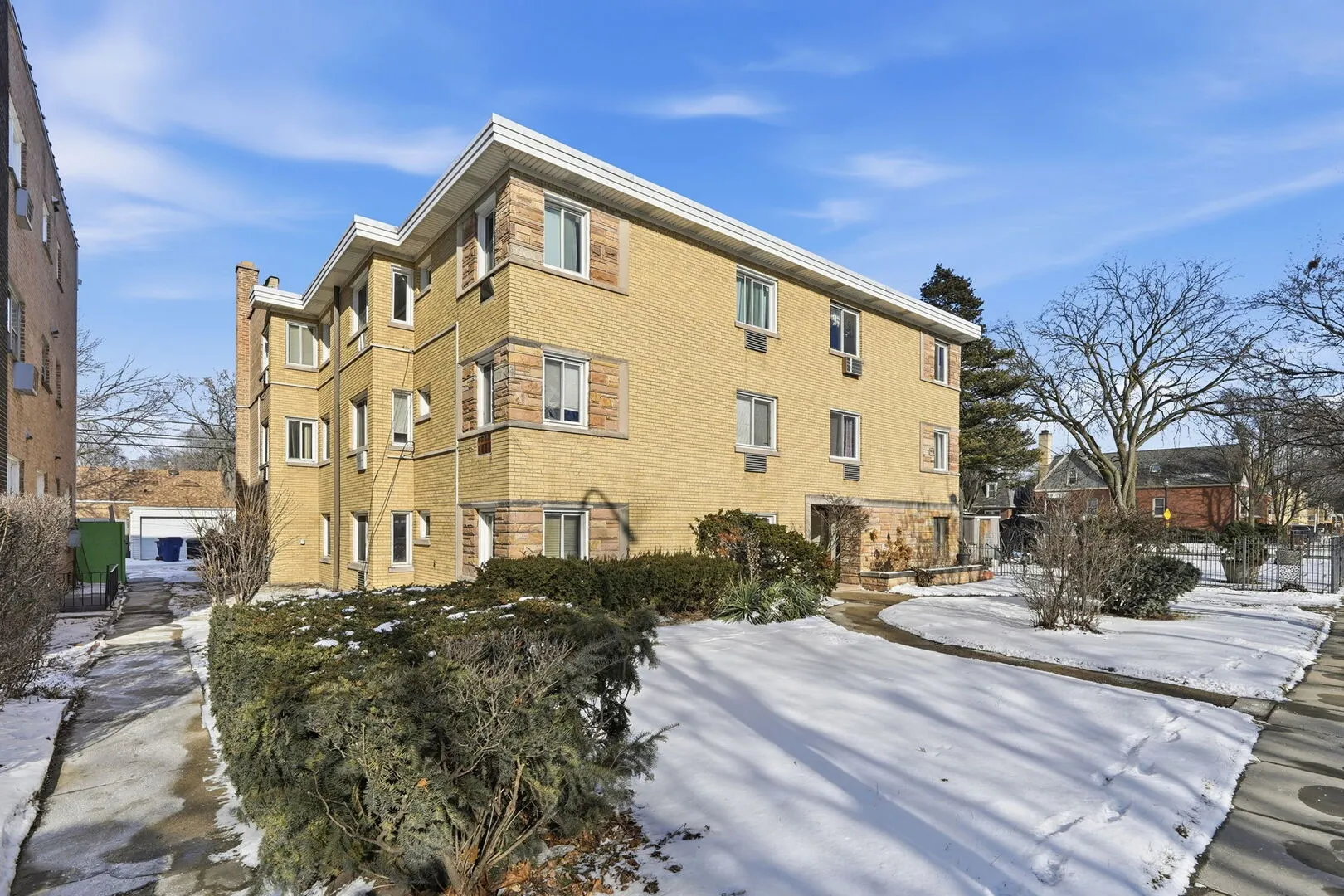 1609 Howard Street IL #2