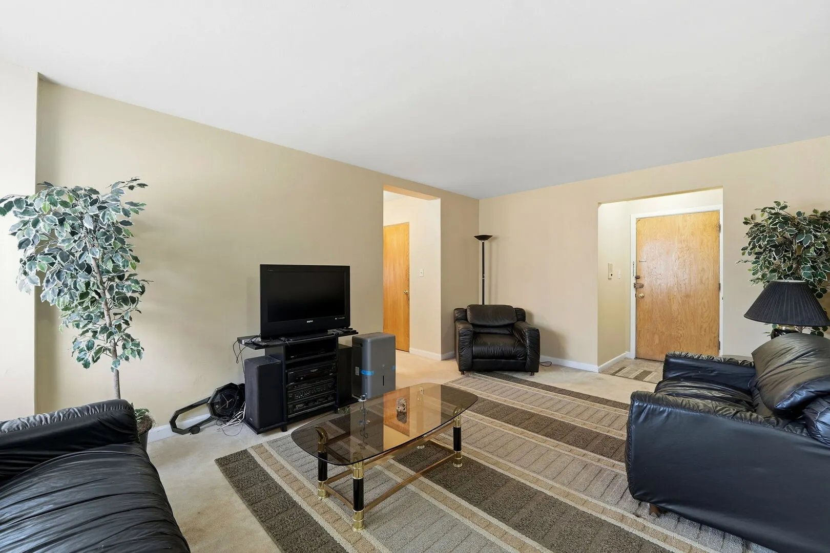 1609 Howard Street IL #2