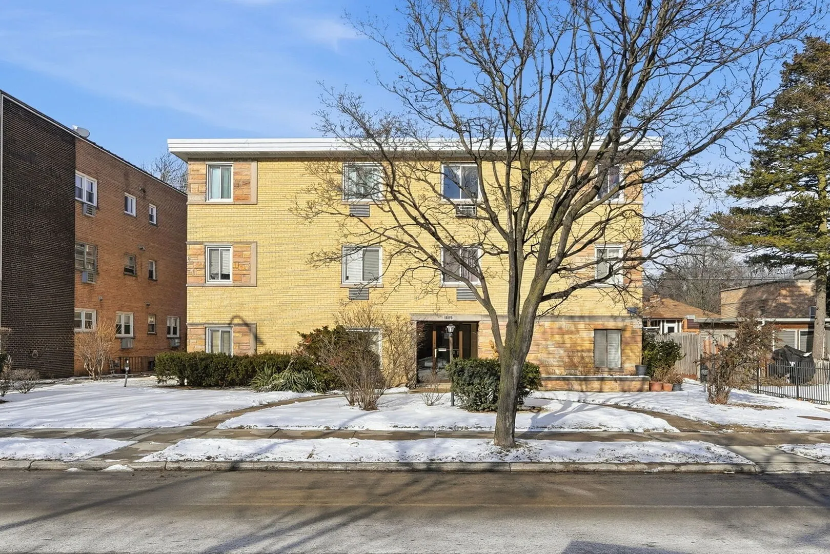 1609 Howard Street IL #2