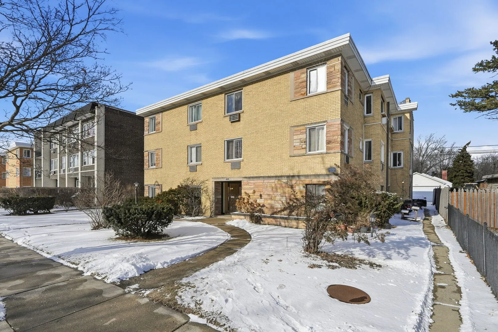1609 Howard Street IL #2