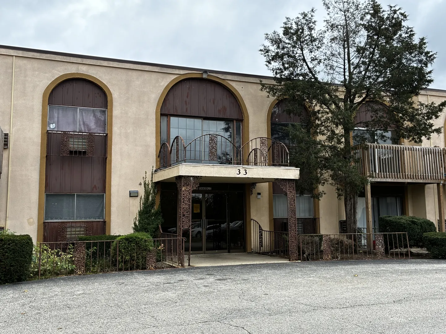 33 S Shaddle Avenue IL #212