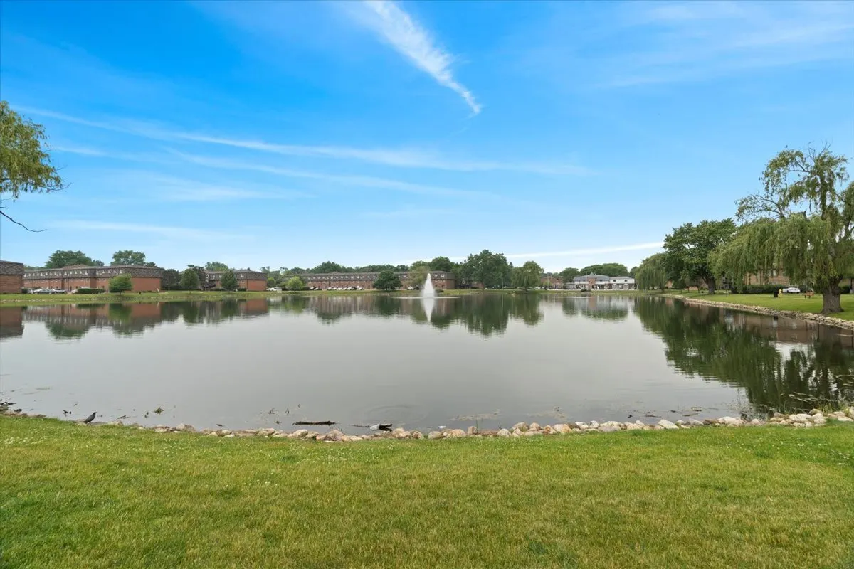 9428 Bay Colony Drive IL #1S