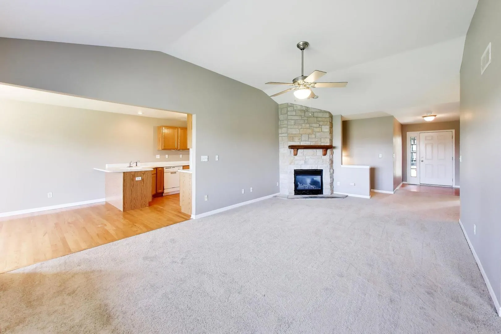 1806 Amelia Court IL #1806