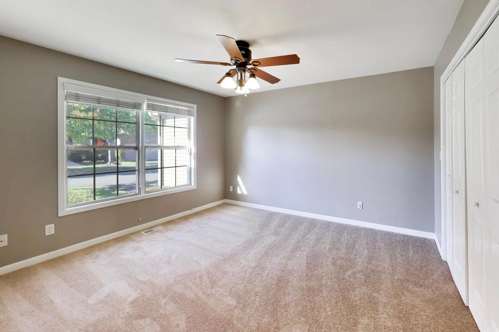 1806 Amelia Court IL #1806