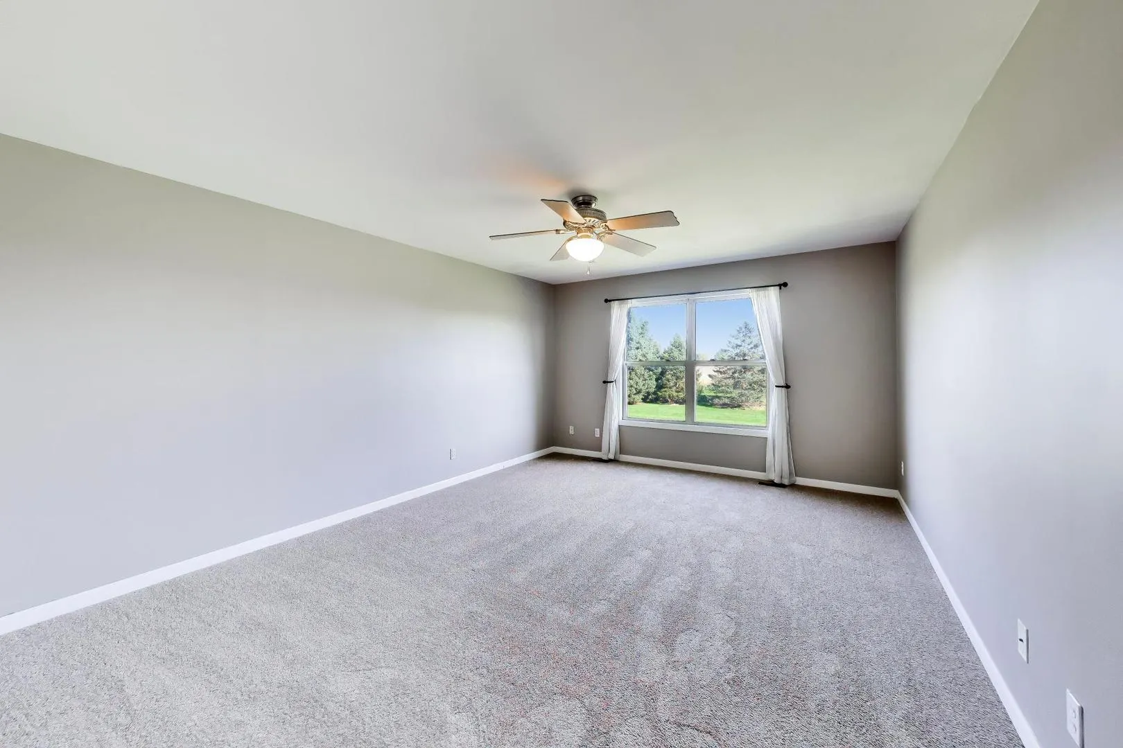 1806 Amelia Court IL #1806