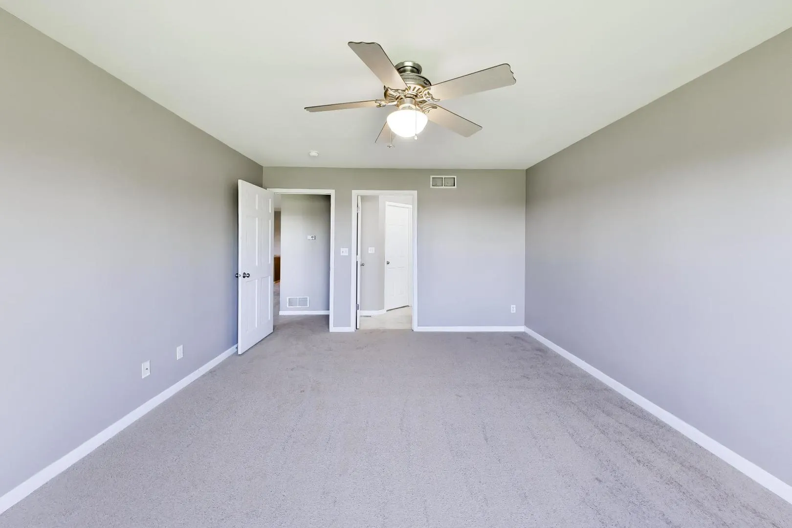 1806 Amelia Court IL #1806