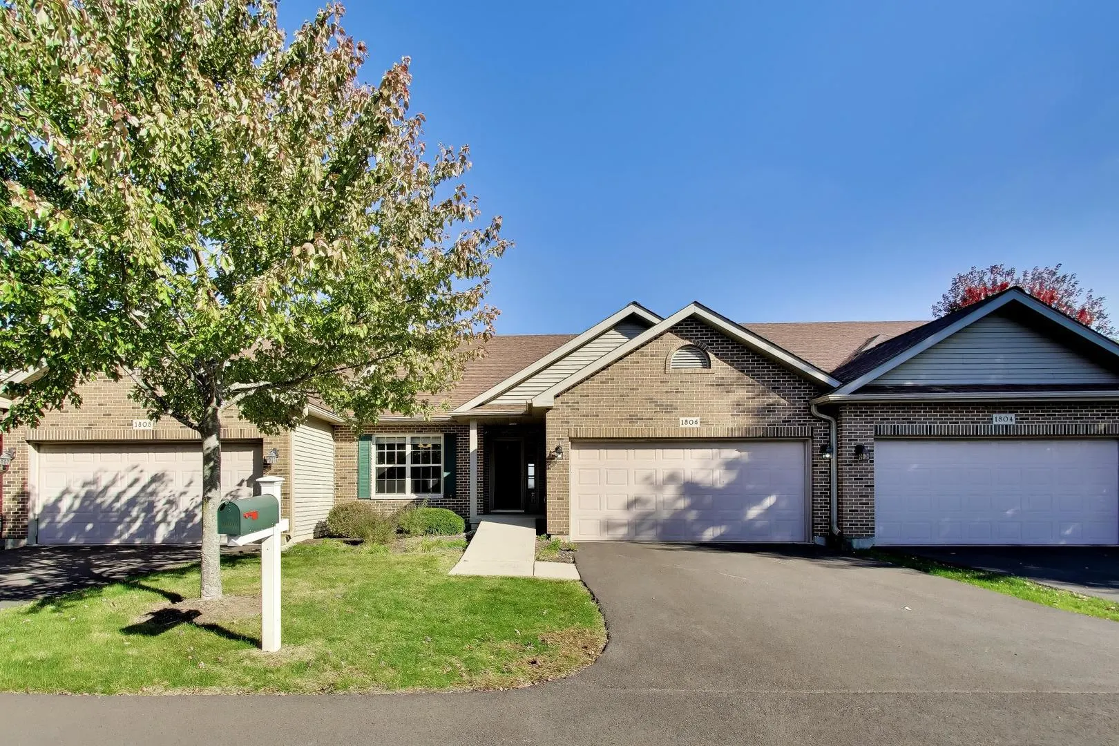 1806 Amelia Court IL #1806