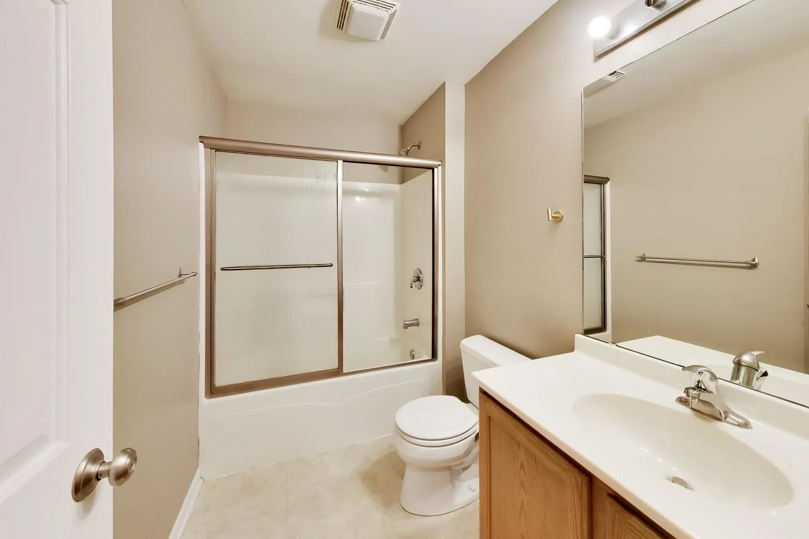 1806 Amelia Court IL #1806