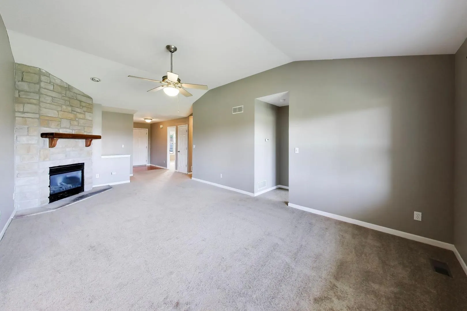 1806 Amelia Court IL #1806