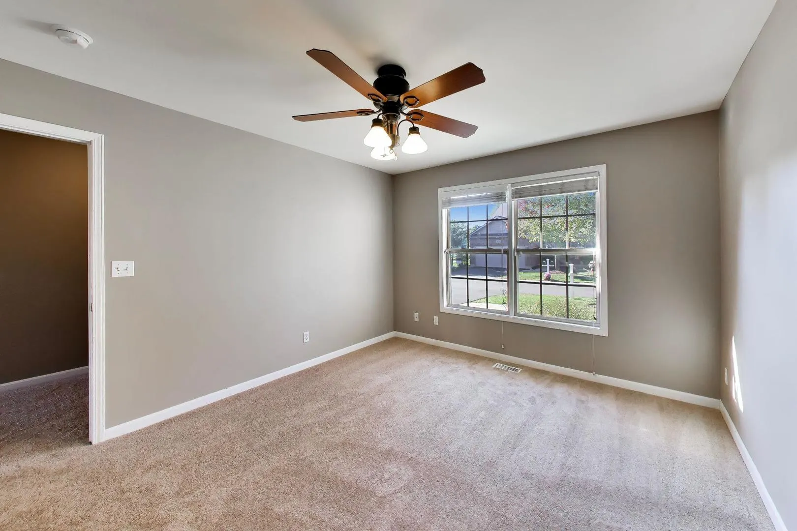 1806 Amelia Court IL #1806