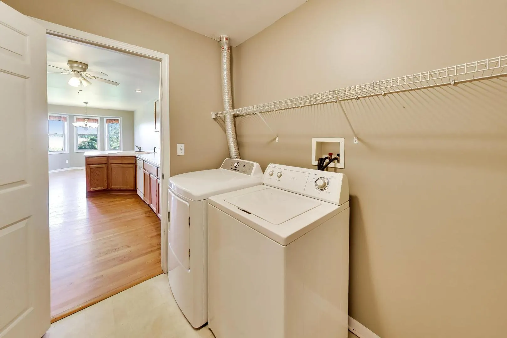 1806 Amelia Court IL #1806