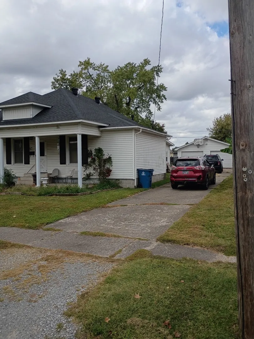 1210 N LOGAN Street IL