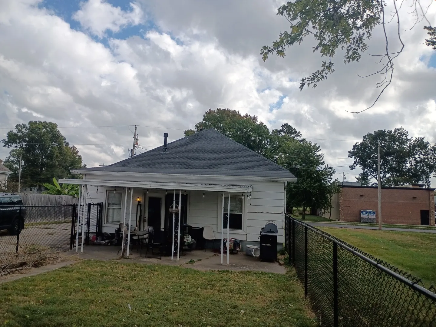 1210 N LOGAN Street IL