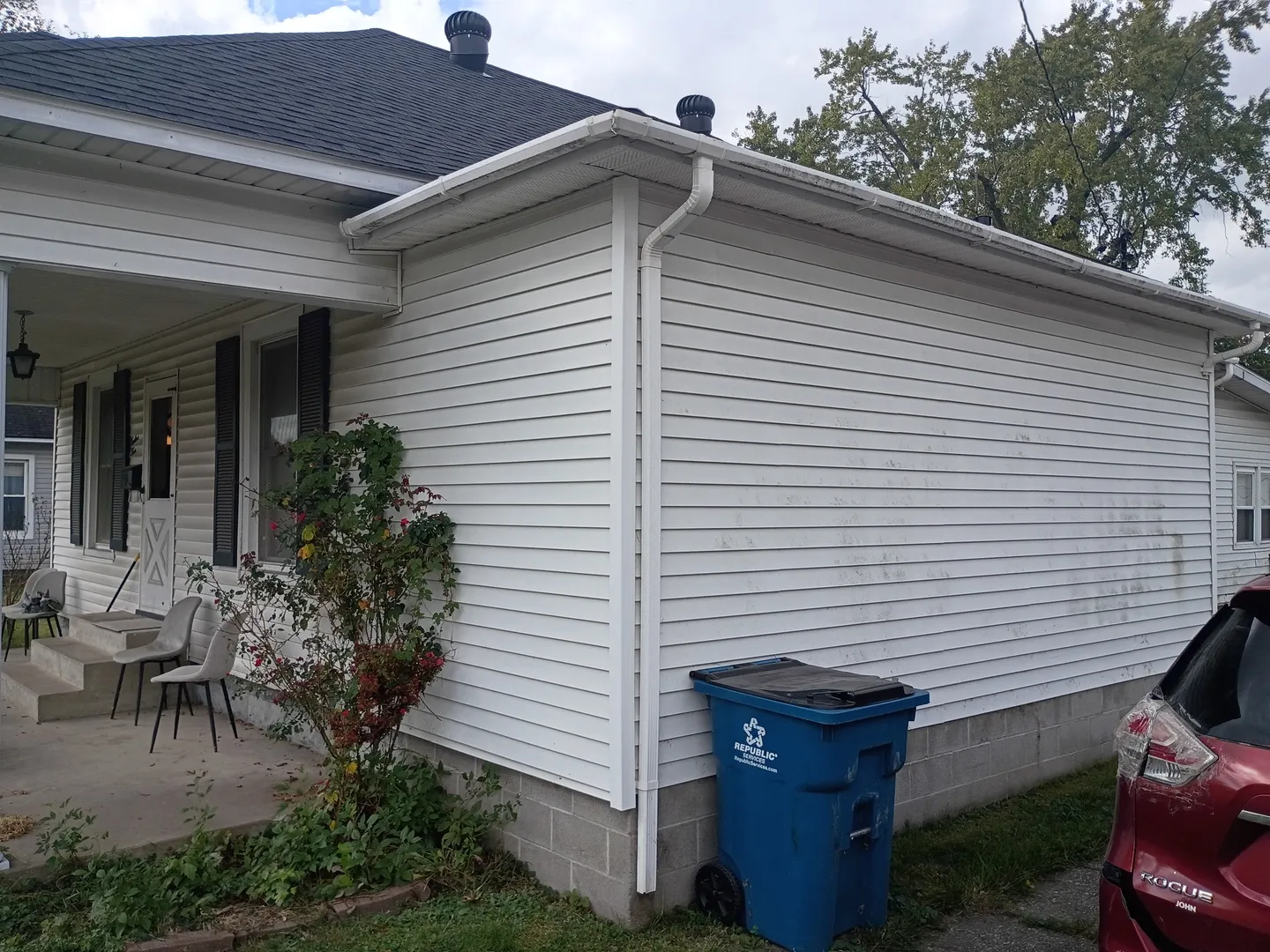 1210 N LOGAN Street IL