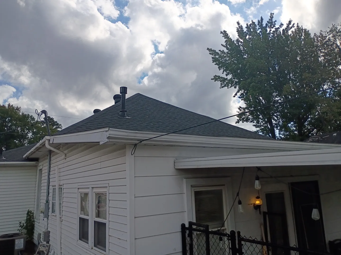 1210 N LOGAN Street IL