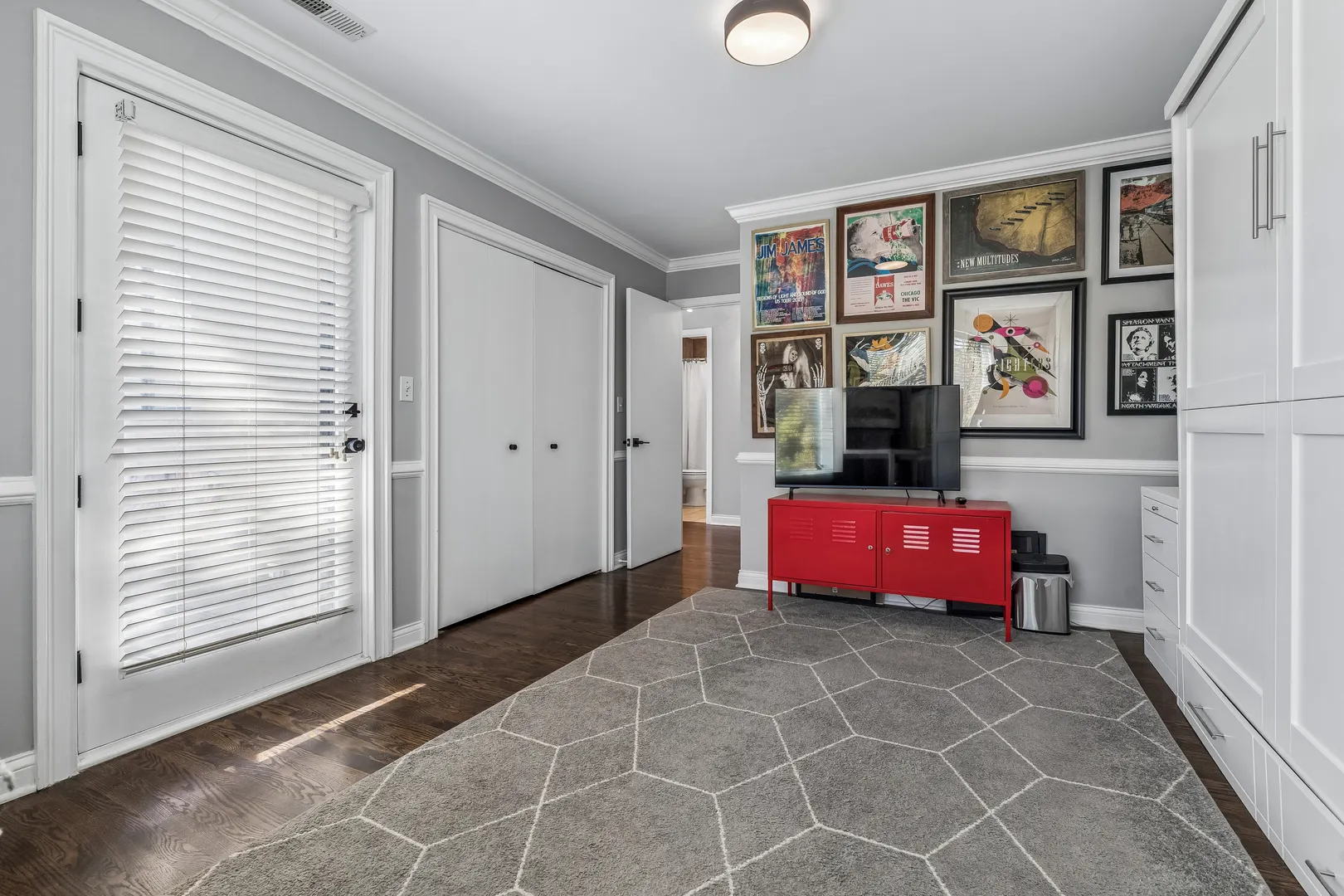 875 N Milwaukee Avenue IL #2S