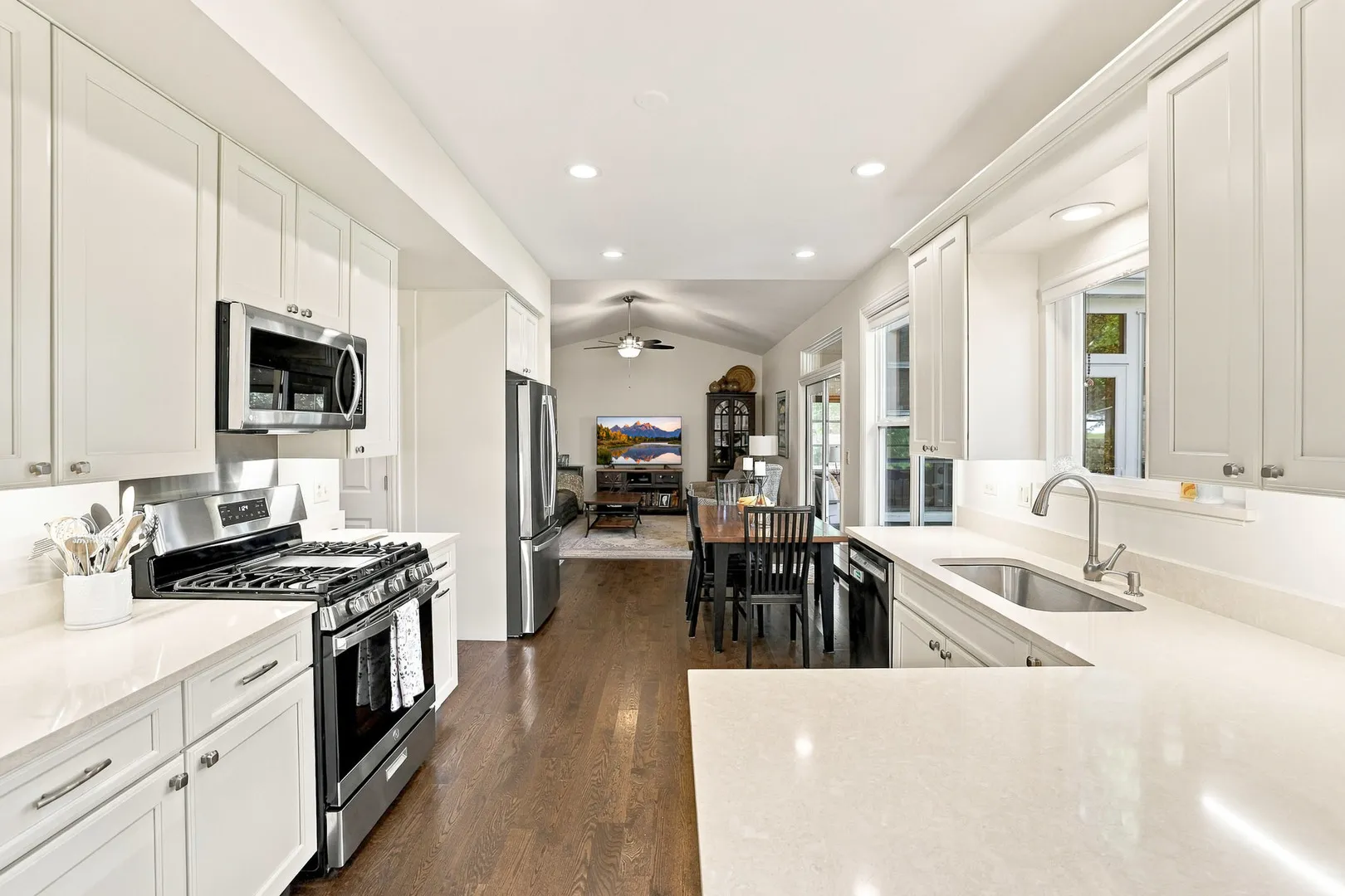 380 Dorchester Lane IL