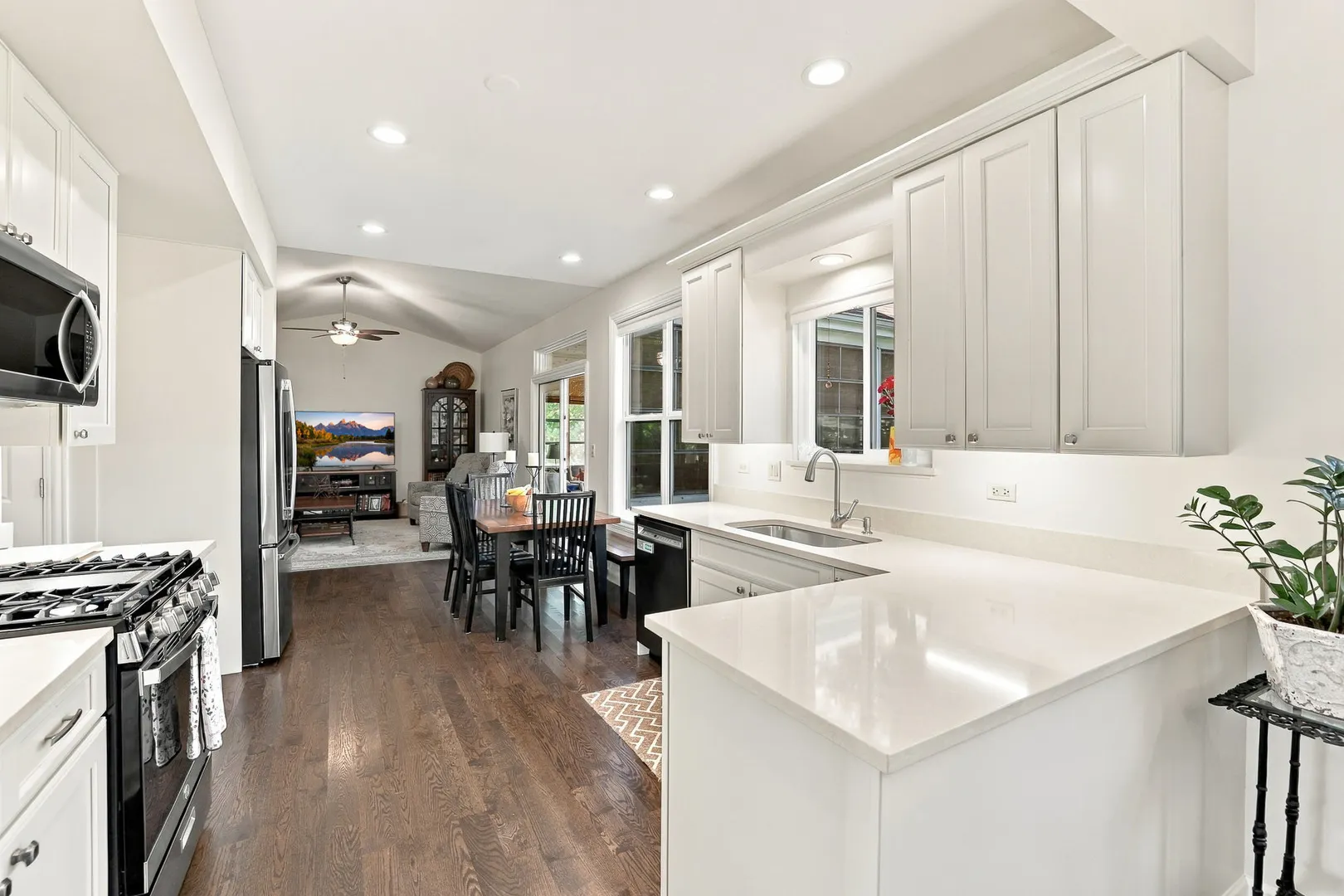 380 Dorchester Lane IL