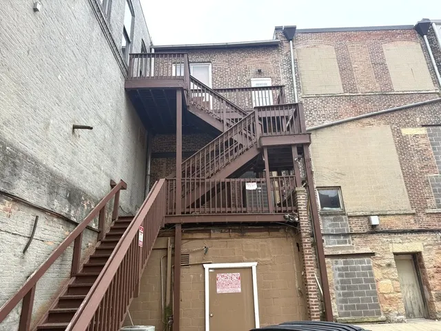 26 E Downer Place IL