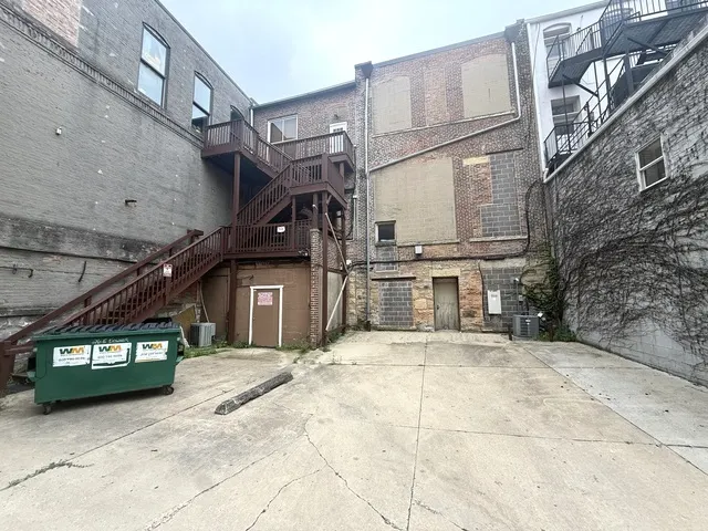 26 E Downer Place IL