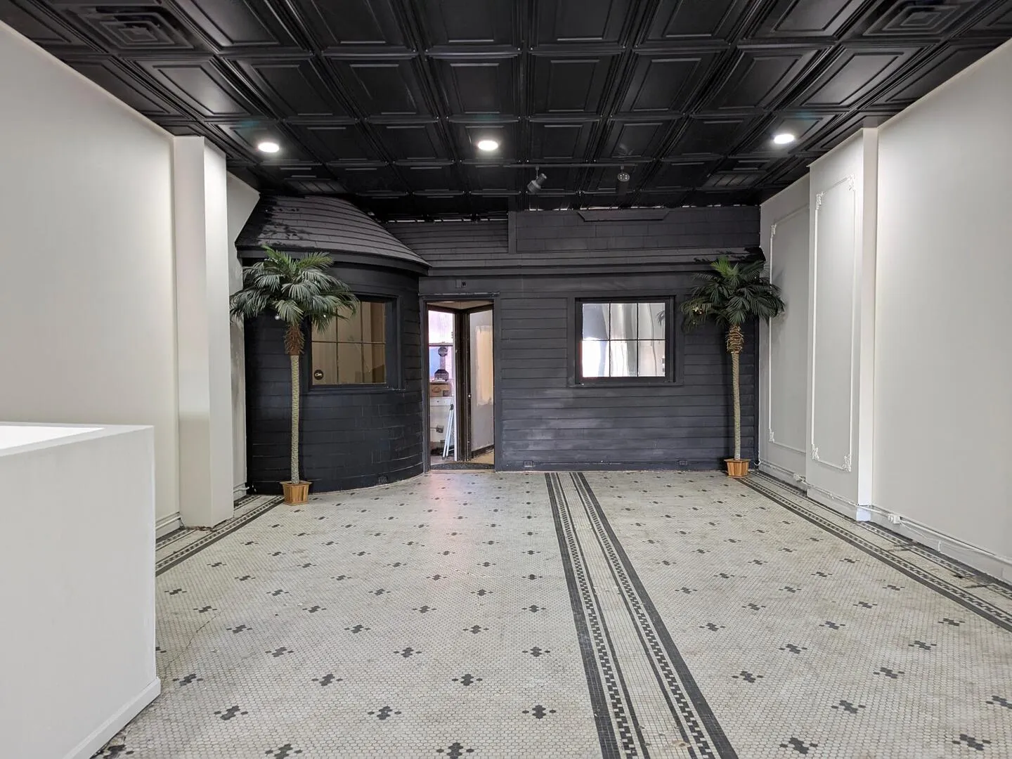 26 E Downer Place IL