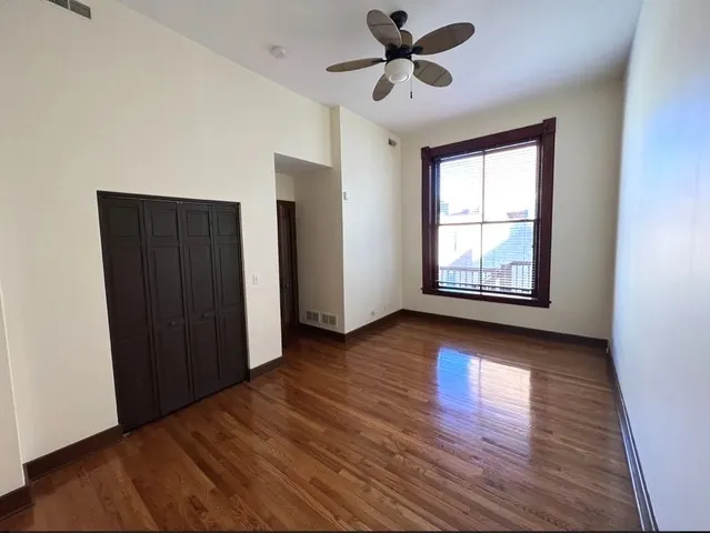 26 E Downer Place IL