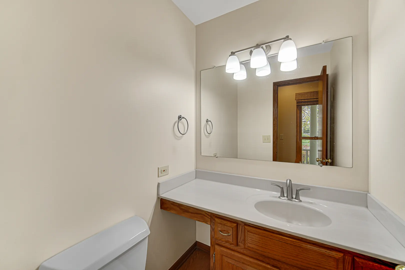 77 N Fiore Parkway IL