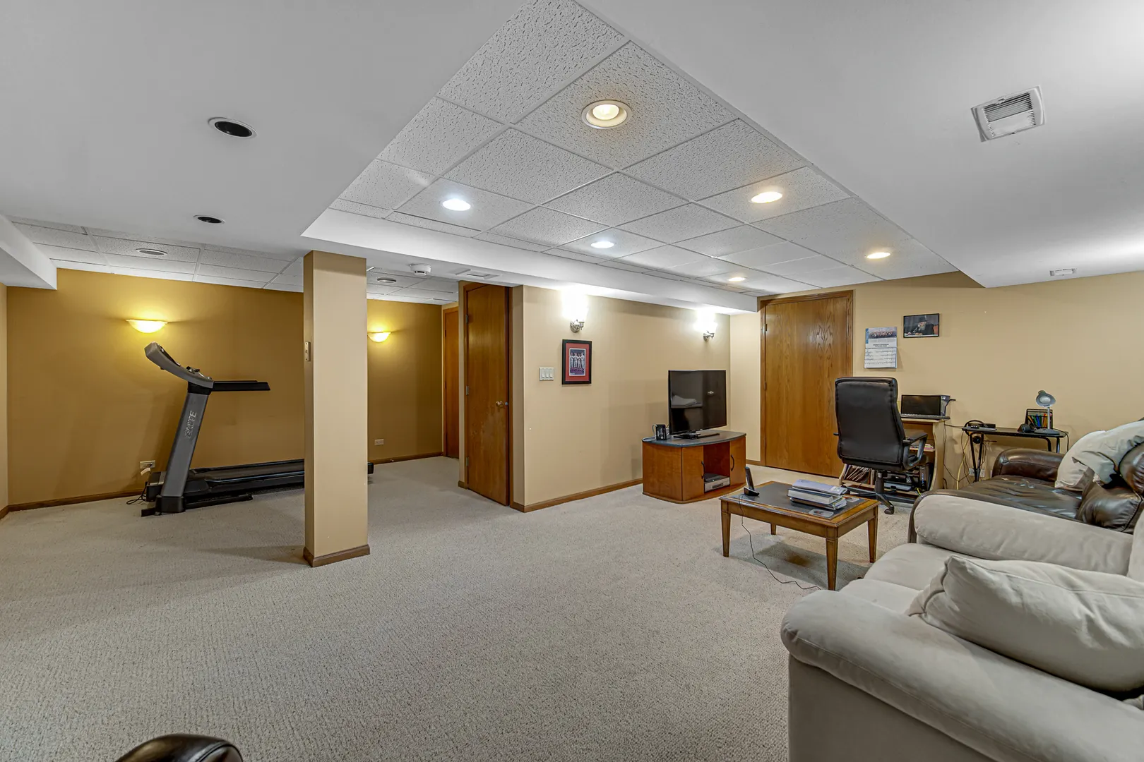 77 N Fiore Parkway IL