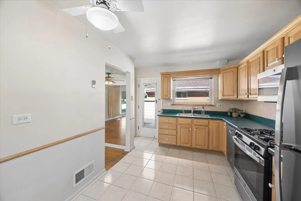2341 Mayfair Avenue IL