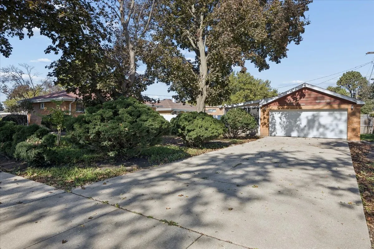 2341 Mayfair Avenue IL