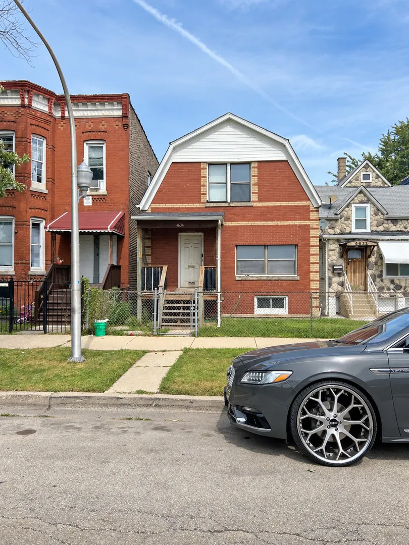 4634 W Ohio Street IL