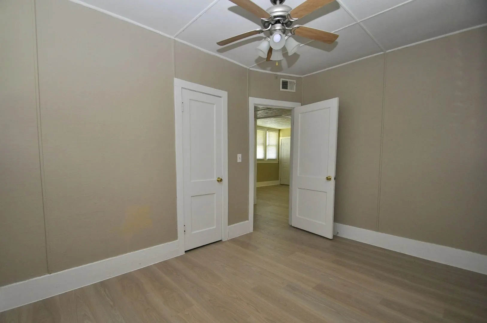 615 Green Street IL #LOWER